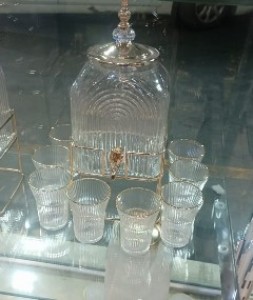 إبريق زجاجي مزخرف + 8 كاسات