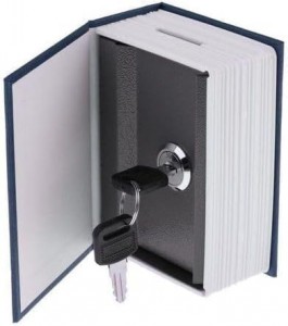 خزنة صغيرة بشكل قاموس – Book Key Safe